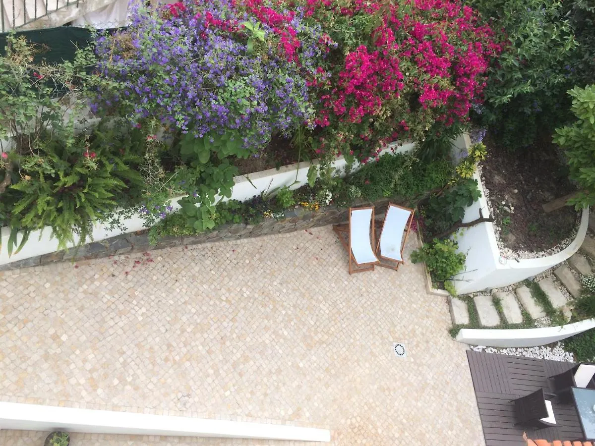 Fragrant Garden Apartment Лиссабон
