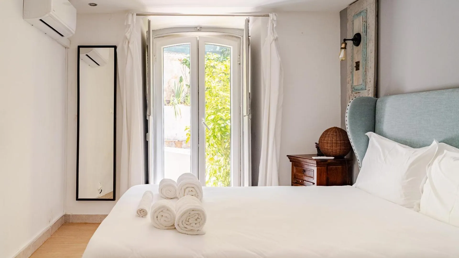 Fragrant Garden Apartment Лиссабон Португалия